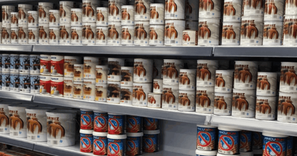 Línea comercial en ferretería