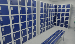lockers metálicos y bancos de vestuario