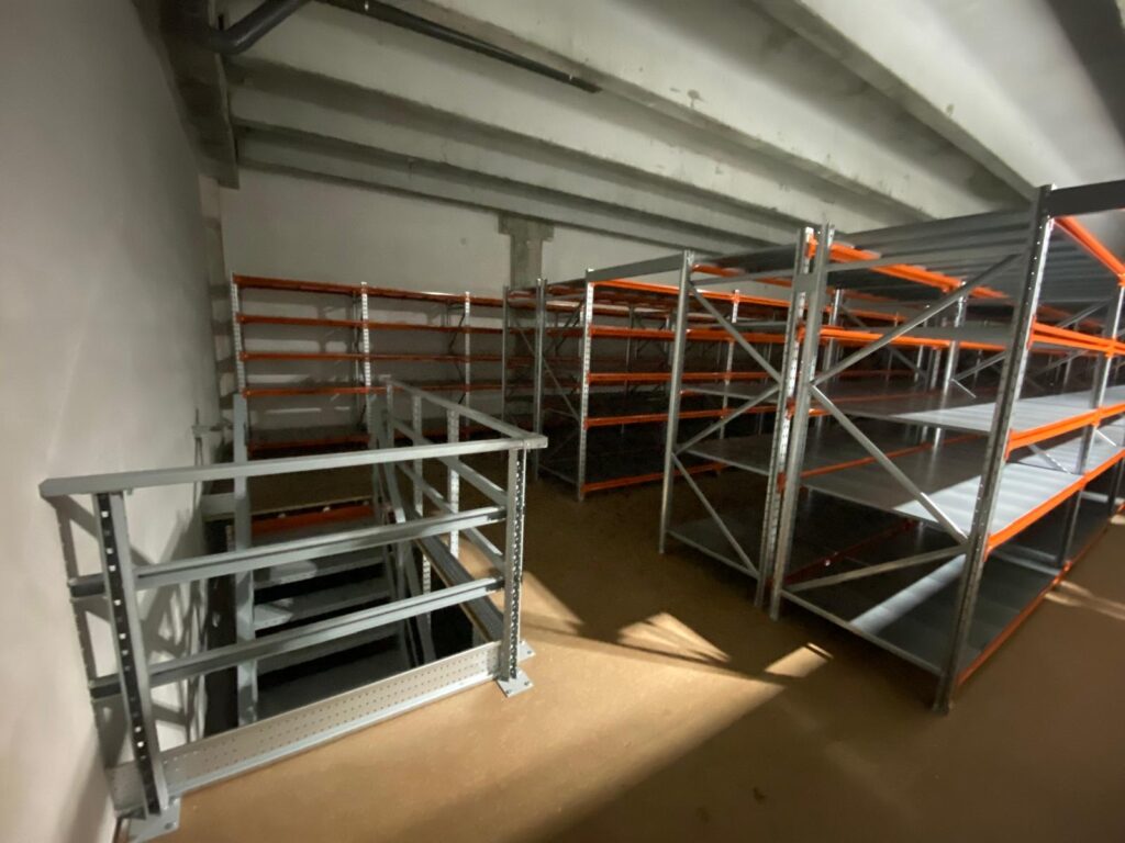 Entreplanta con Tramerias Picking y Convencional en sector naval