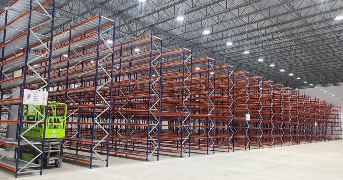 Almacén industrial con Tramerias de Picking para cargas manuales